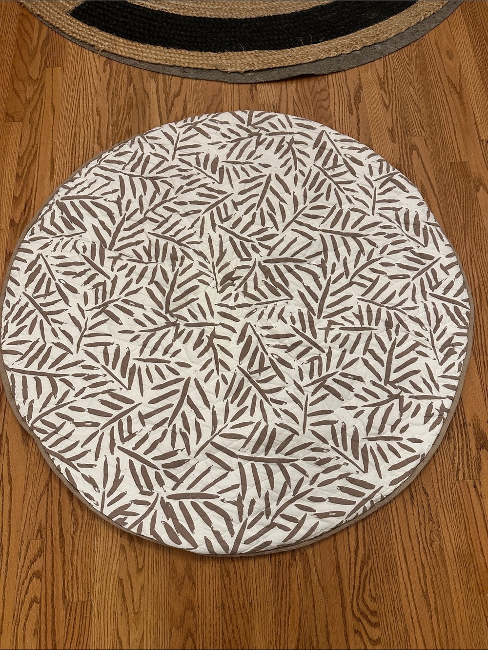 Neutral Leaf-Print Round Toddlekind Playmat